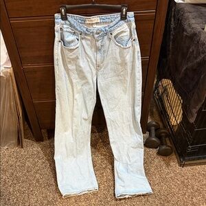 Abercrombie & Fitch Light Wash 90s relaxed Jean